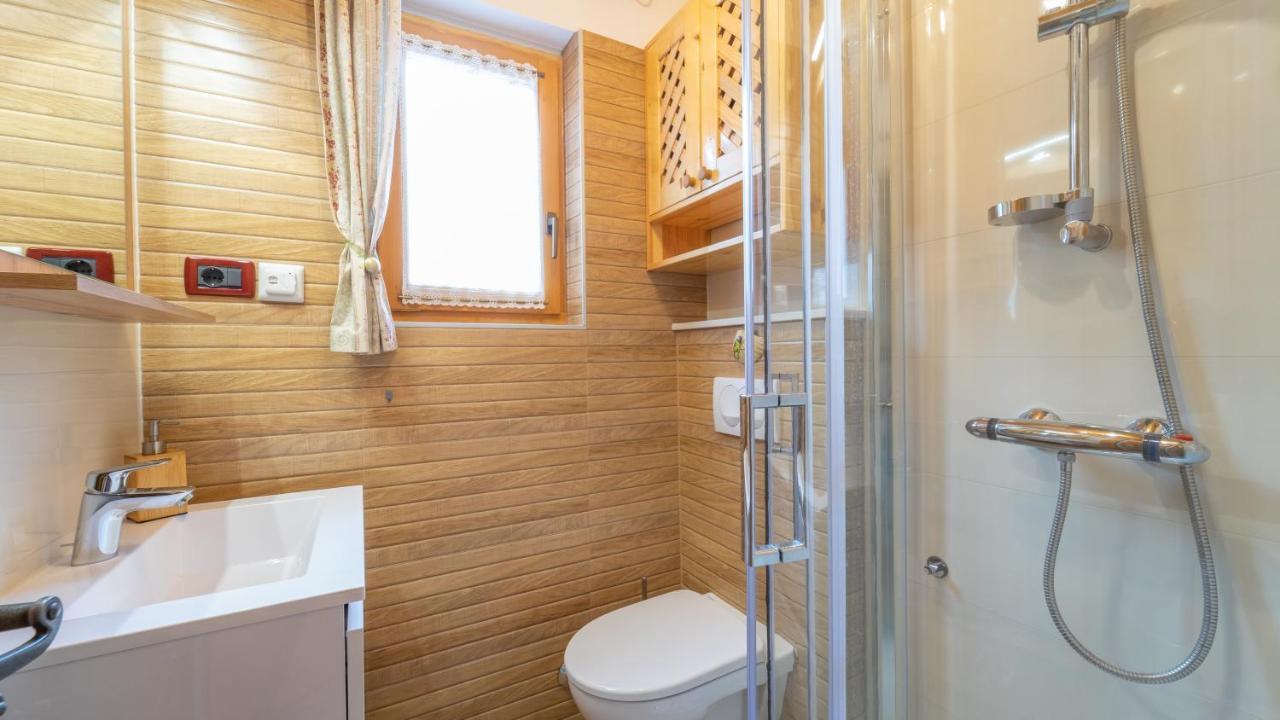 Chalet House Olga Crni Lug Buitenkant foto
